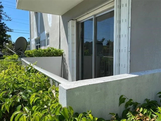 1855 Plunkett St # 101, Hollywood FL 33020