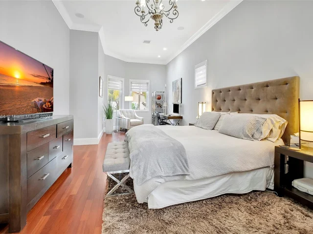 6951 Loch Ness Dr, Miami Lakes FL 33014