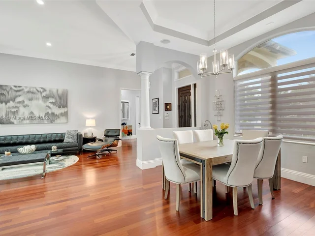 6951 Loch Ness Dr, Miami Lakes FL 33014