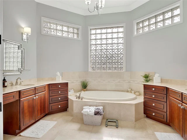 6951 Loch Ness Dr, Miami Lakes FL 33014