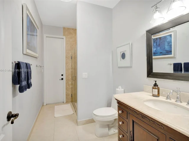 6951 Loch Ness Dr, Miami Lakes FL 33014