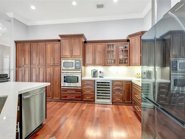 6951 Loch Ness Dr, Miami Lakes FL 33014