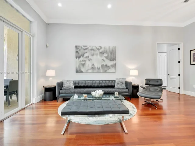 6951 Loch Ness Dr, Miami Lakes FL 33014