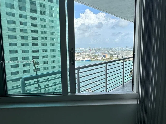 335 S Biscayne Blvd # 2900, Miami FL 33131