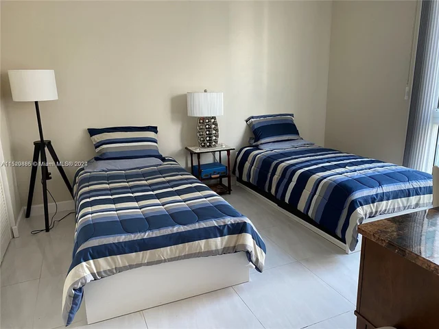 335 S Biscayne Blvd # 2900, Miami FL 33131