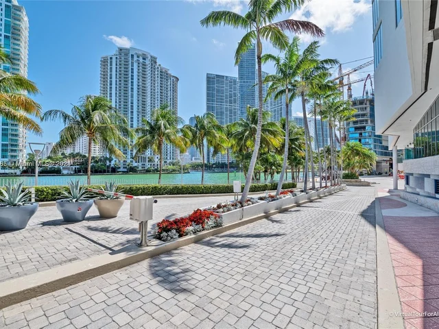 335 S Biscayne Blvd # 2900, Miami FL 33131