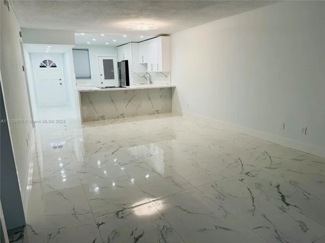 18601 NE 14th Ave # 111, Miami FL 33179