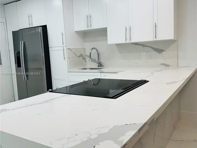 18601 NE 14th Ave # 111, Miami FL 33179