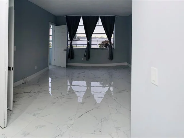 18601 NE 14th Ave # 111, Miami FL 33179