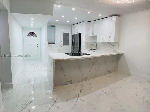 18601 NE 14th Ave # 111, Miami FL 33179
