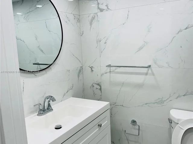 18601 NE 14th Ave # 111, Miami FL 33179