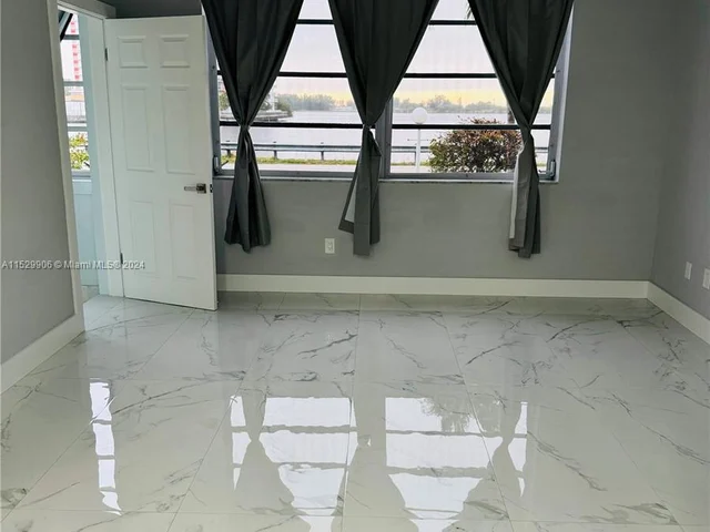 18601 NE 14th Ave # 111, Miami FL 33179