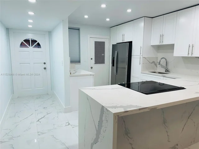 18601 NE 14th Ave # 111, Miami FL 33179