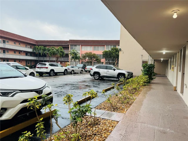 18601 NE 14th Ave # 111, Miami FL 33179