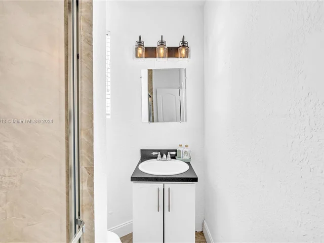 3920 Garden Ave # 12, Miami Beach FL 33140