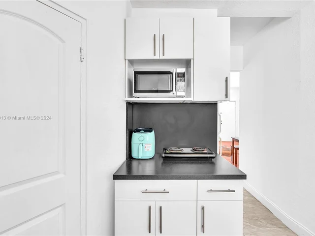 3920 Garden Ave # 12, Miami Beach FL 33140