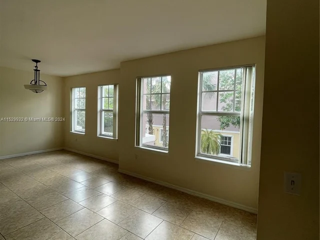 6304 W Sample Rd # 6304, Coral Springs FL 33067