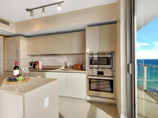 4111 S Ocean Dr # 1911, Hollywood FL 33019