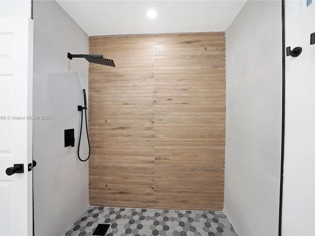 6411 NW 50th St, Coral Springs FL 33067