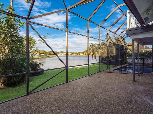 6411 NW 50th St, Coral Springs FL 33067