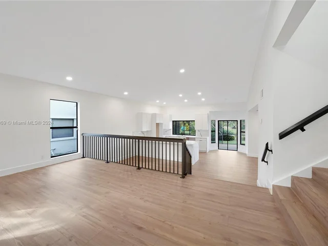 6411 NW 50th St, Coral Springs FL 33067