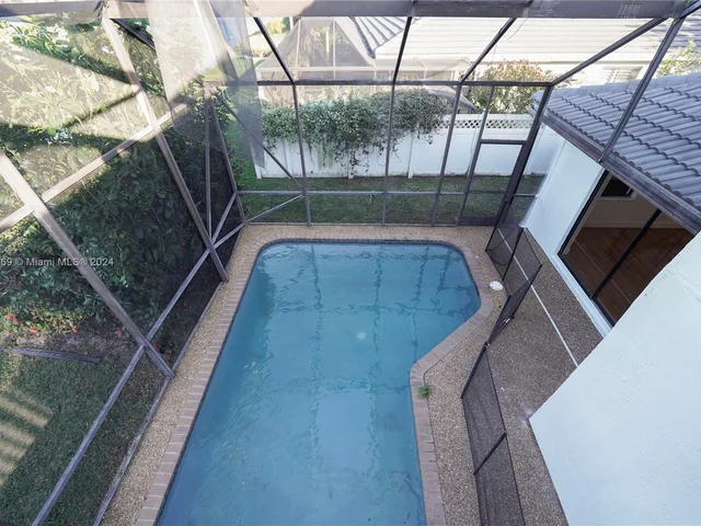 6411 NW 50th St, Coral Springs FL 33067