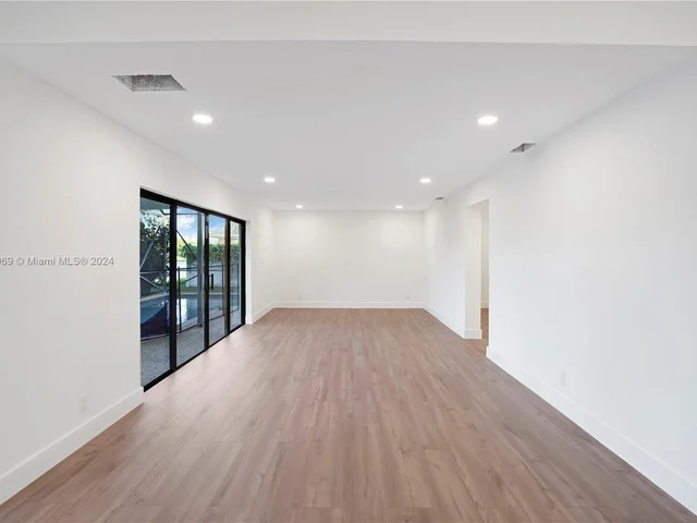 6411 NW 50th St, Coral Springs FL 33067