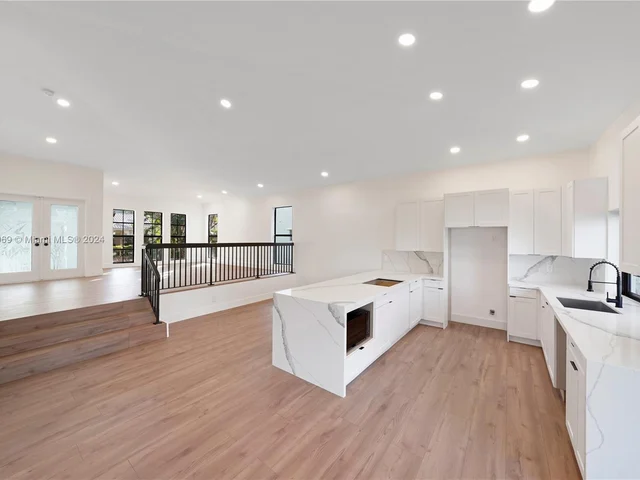 6411 NW 50th St, Coral Springs FL 33067