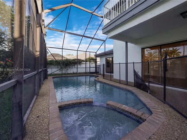 6411 NW 50th St, Coral Springs FL 33067