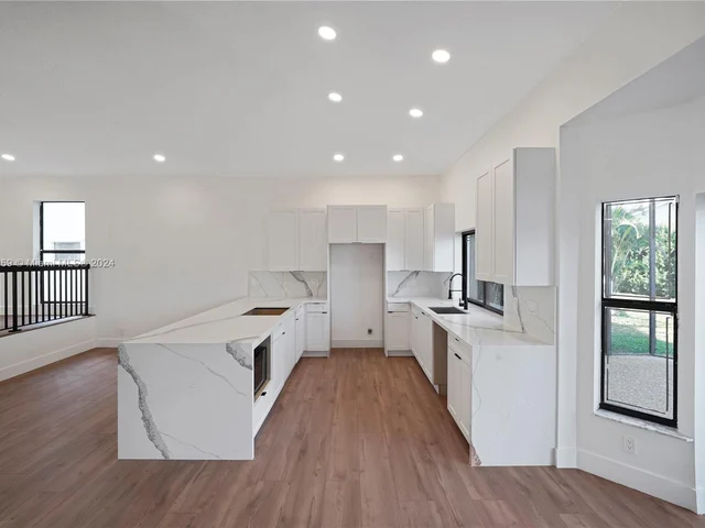 6411 NW 50th St, Coral Springs FL 33067