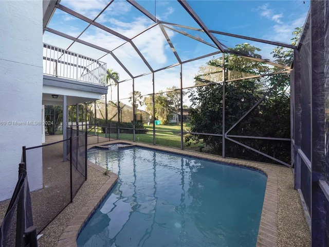 6411 NW 50th St, Coral Springs FL 33067