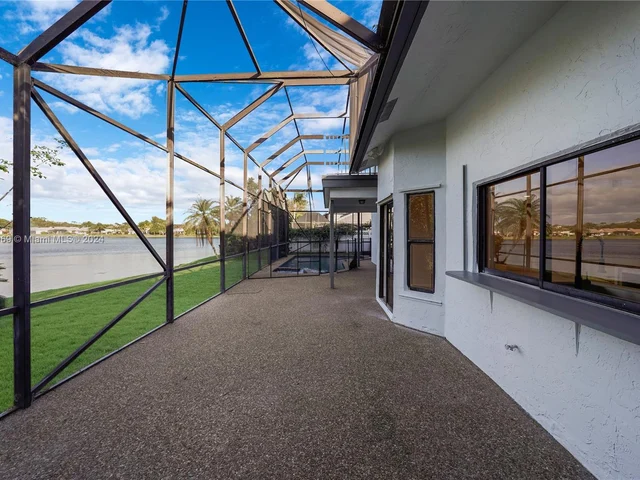 6411 NW 50th St, Coral Springs FL 33067