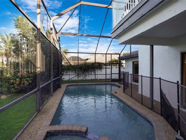 6411 NW 50th St, Coral Springs FL 33067