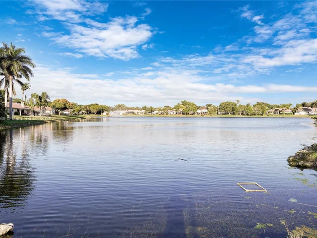 6411 NW 50th St, Coral Springs FL 33067