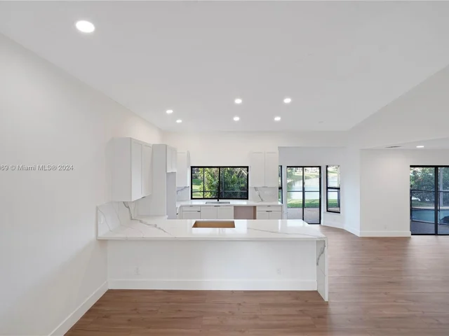 6411 NW 50th St, Coral Springs FL 33067