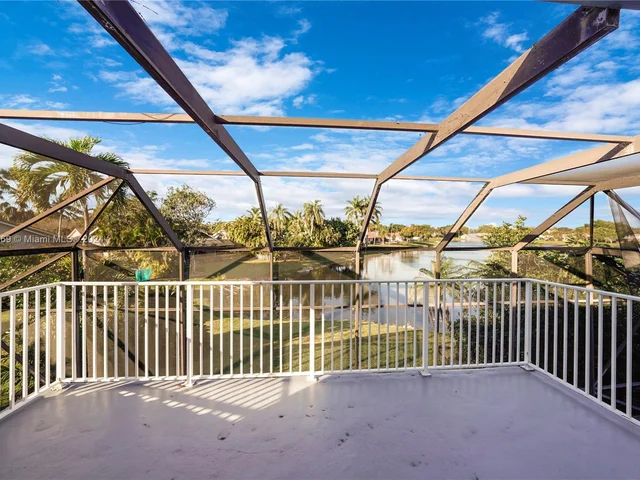 6411 NW 50th St, Coral Springs FL 33067