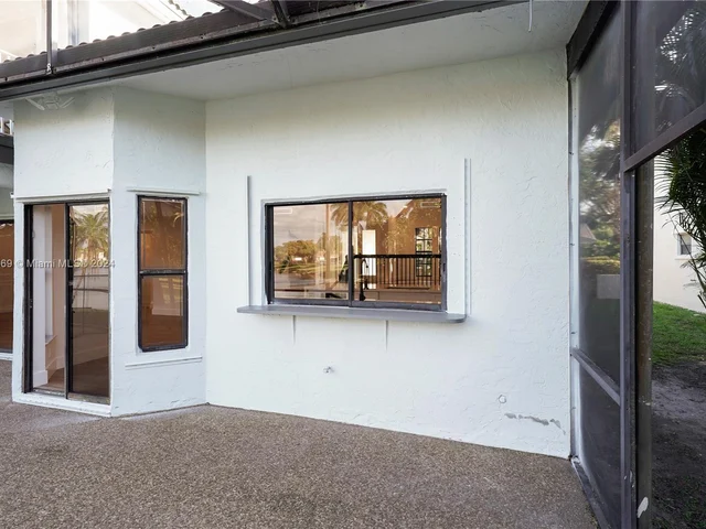 6411 NW 50th St, Coral Springs FL 33067