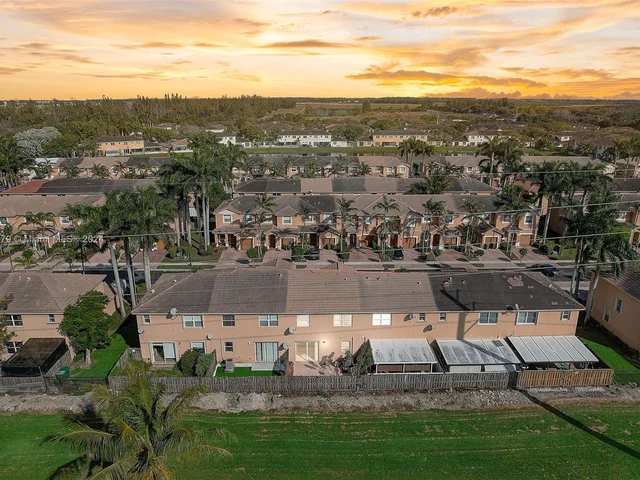 1014 NE 41st Pl, Homestead FL 33033