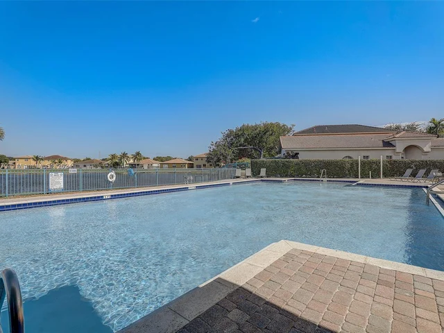 1014 NE 41st Pl, Homestead FL 33033