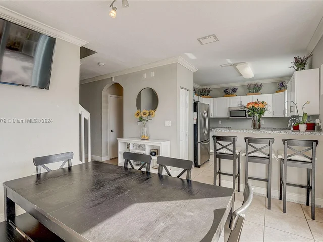 1014 NE 41st Pl, Homestead FL 33033