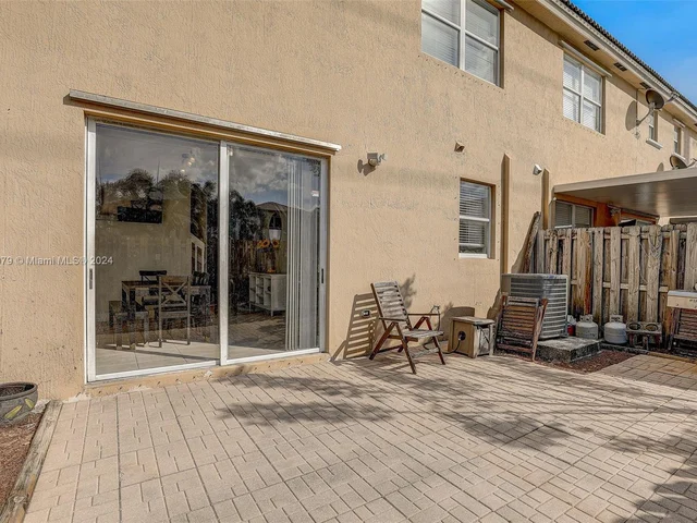 1014 NE 41st Pl, Homestead FL 33033