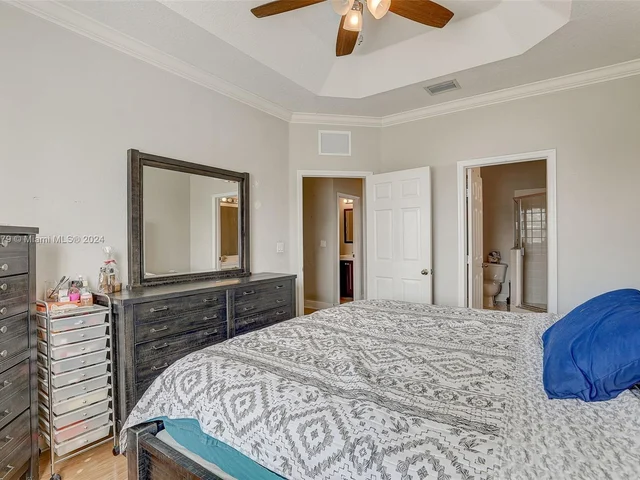 1014 NE 41st Pl, Homestead FL 33033