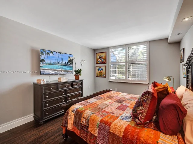 2333 Brickell Ave # 206, Miami FL 33129