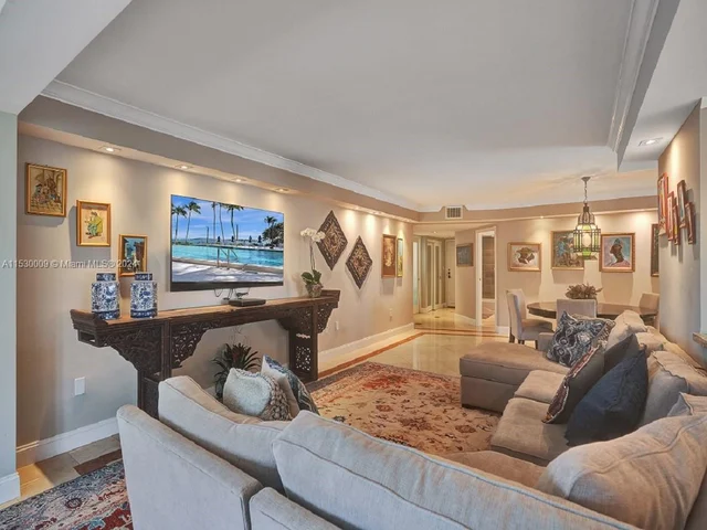 2333 Brickell Ave # 206, Miami FL 33129