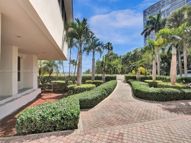 2333 Brickell Ave # 206, Miami FL 33129