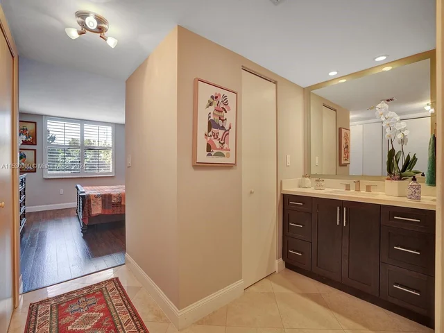 2333 Brickell Ave # 206, Miami FL 33129