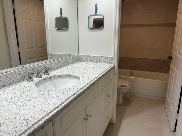 10855 SW 112th Ave # 211, Miami FL 33176