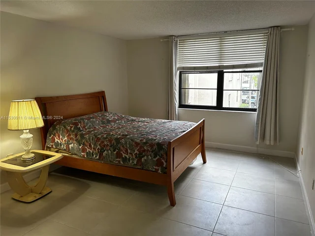 10855 SW 112th Ave # 211, Miami FL 33176