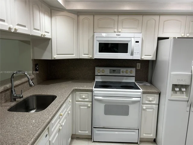 10855 SW 112th Ave # 211, Miami FL 33176