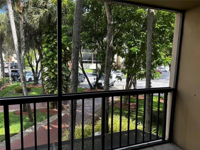 10855 SW 112th Ave # 211, Miami FL 33176